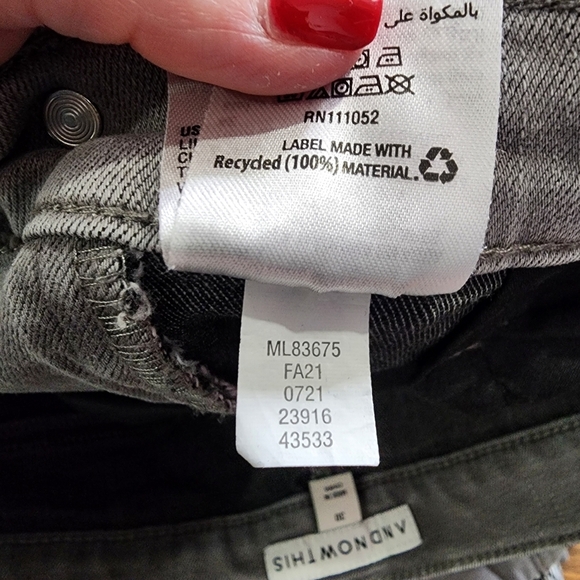 And Now This Stylish Skinny Gray Denim Jeans - Picture 5 of 7